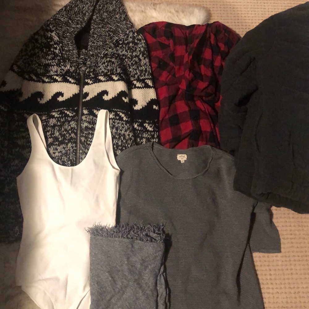 Aritzia Bundle of 6 Items